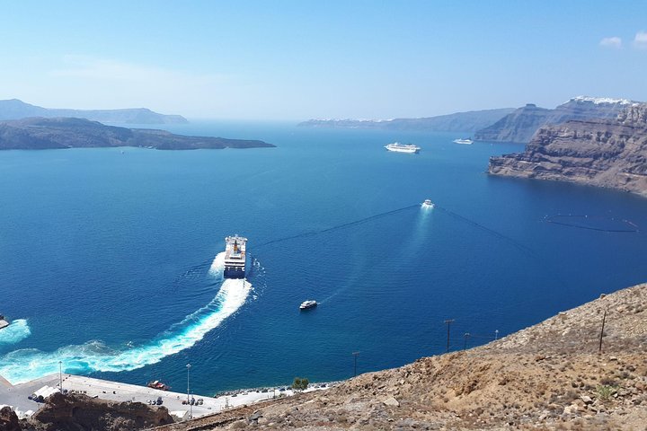 Amazing sightseeing in Santorini - Image 4