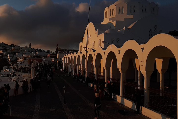 Amazing sightseeing in Santorini - Image 2