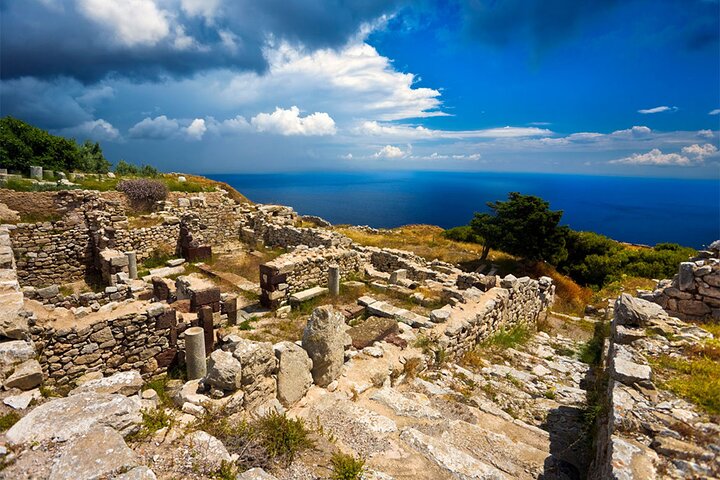 Ancient Santorini Tour with Beer Tasting - Image 1