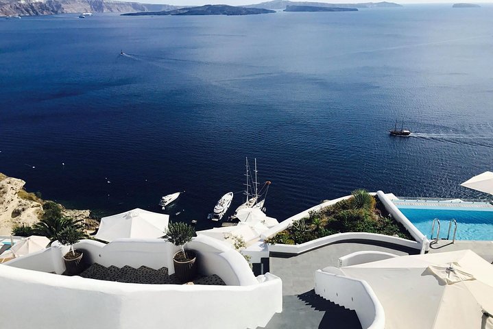 Barrier-free Shore-excursion: Panorama drive in Santorini (6 passengers + 1 Wheelchair) - Image 3