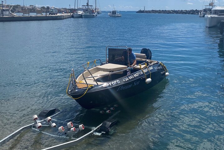 Boat Rental of Isatek Cobra 16 in Santorini - Image 1