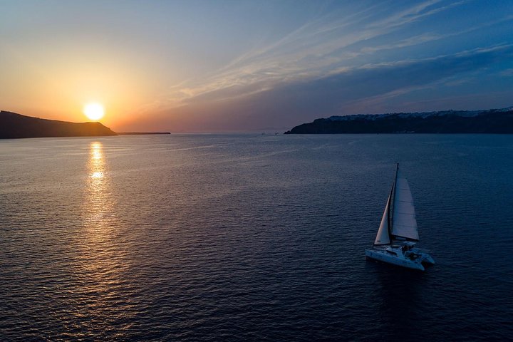 Caldera Cruise with Swim Stops, BBQ on board and drinks! - Image 5