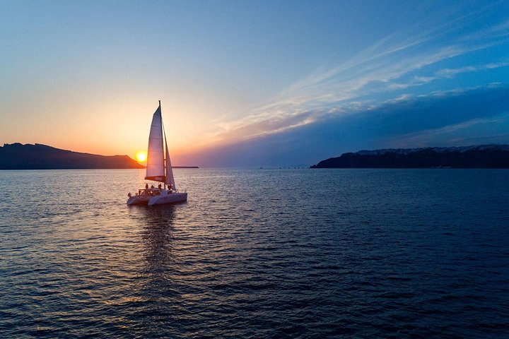Caldera Cruise with Swim Stops, BBQ on board and drinks! - Image 4