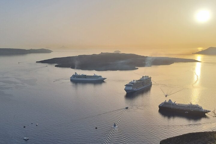 Crete to Santorini 6 Hour Private Tour  - Image 5