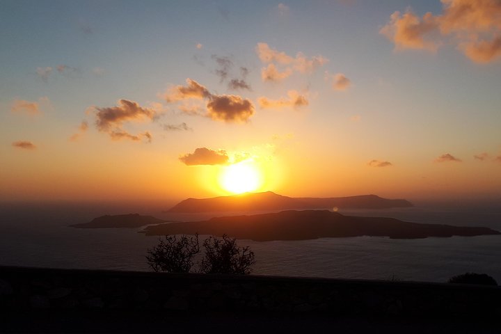 Discover Santorini - Image 2