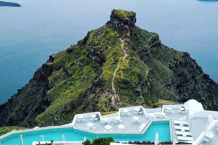 Discover Santorini with us (4 hour private tour) - Image 2