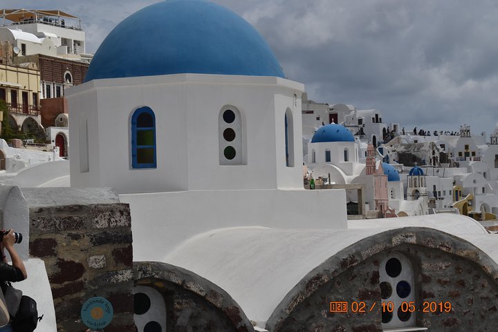Discover Santorini with us (5 hour private tour north side) - Image 4