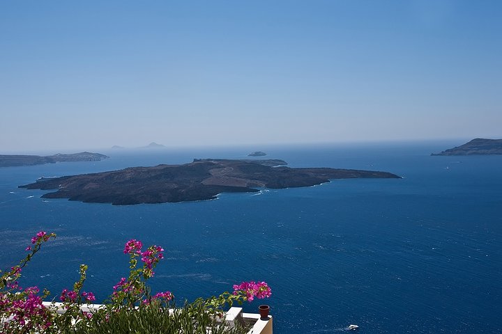 Discover the Real Santorini. - Image 1