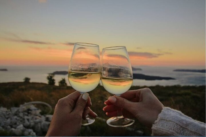 Discover the Wine ! Santorini Wine Tasting and Vineyard Tour - Image 1