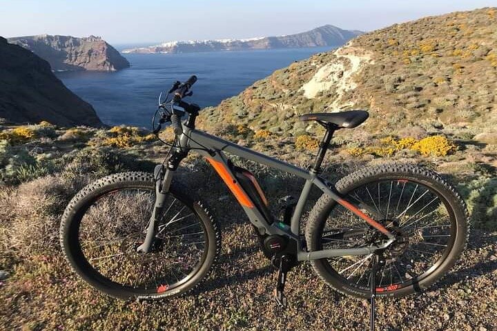 E-bike tours Explore Thirasia- Santorini - Image 3