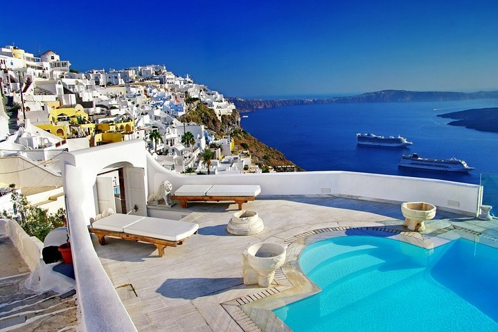 Enjoy the most popular destinations of Santorini Private half-day tour - Image 4