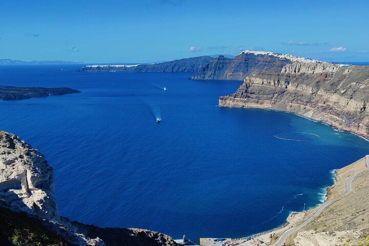 Exclusive Wine Tour in Santorini - Image 4