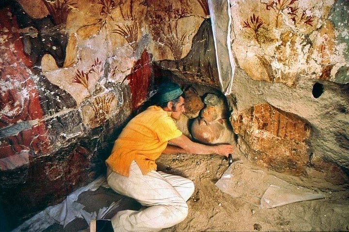 Explore Akrotiri Private Tour - Image 3