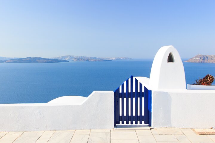 Explore Oia(IA) - Private Guided Tour - Image 4