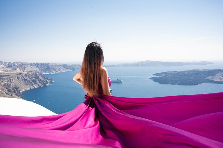 Flying Dress Photoshoot Tour in Santorini - Image 1