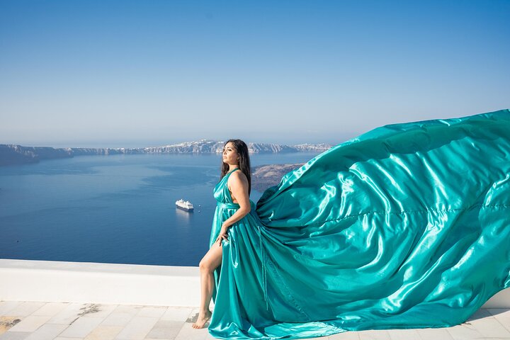 Flying Dress Photoshoot Tour in Santorini - Image 5