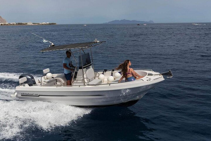  Full Day Boat Rental with License in Santorini  - Image 1