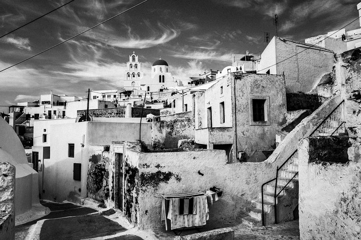 Hidden Santorini ! Private tour 4-Hours - Image 4