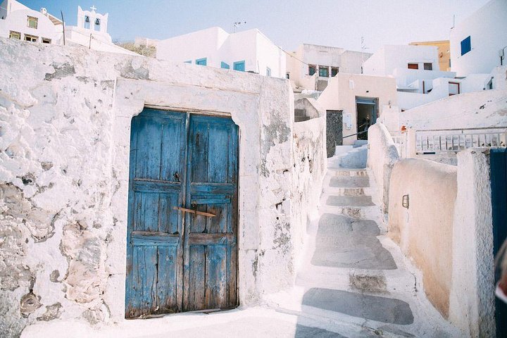 Hidden Santorini ! Private tour 4-Hours - Image 1