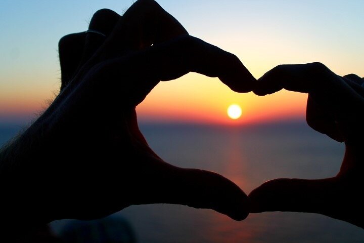 Honeymoon Private Santorini Luxury Guided Tour - Image 3