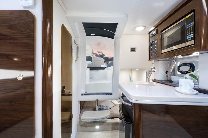 Motor Yacht (2020)Luxury Private Cruise Around Santorini - Image 5