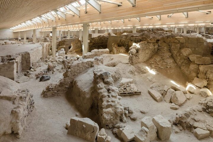 Oia Megalochori and Akrotiri Private Tour - Image 1