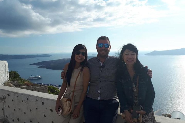 Private Custom Tour : Santorini Half day 5 hours ( morning or afternoon ) - Image 1
