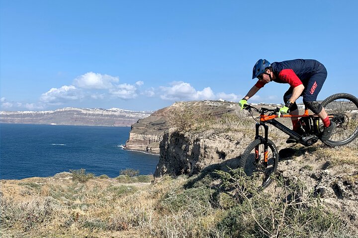 Private Electric Mountain Bike Experience and Tour in Santorini  - Image 2
