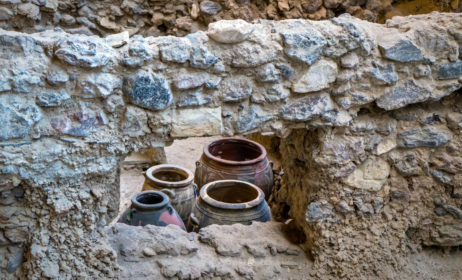 Private Excavations of Akrotiri - Image 1
