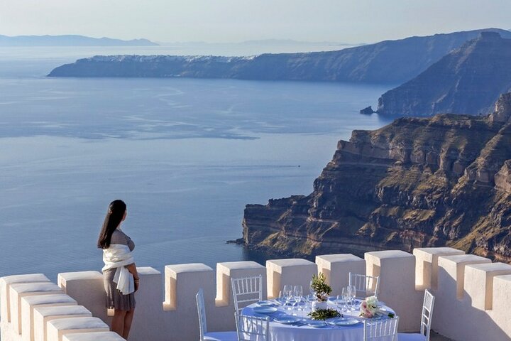 Private Full-Day Highlights of Santorini with Wine Tour - Image 1