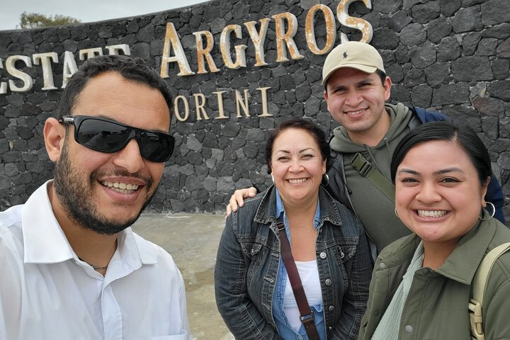Private Full-Day Santorini Hidden Gems and Wine Experience - Image 4