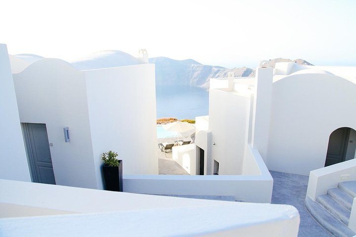 Private Full-Day Sightseeing Tour in Santorini with a Local - Image 4