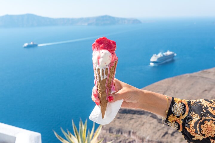 Private Morning Hikes and Bites Tour in Santorini  - Image 2