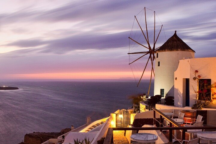 Private Oia and Ammoudi Sunset Experience - Image 1