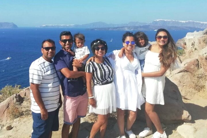 Private Oia Panoramic Scenes: Embrace the most picturesque village of Santorini! - Image 3