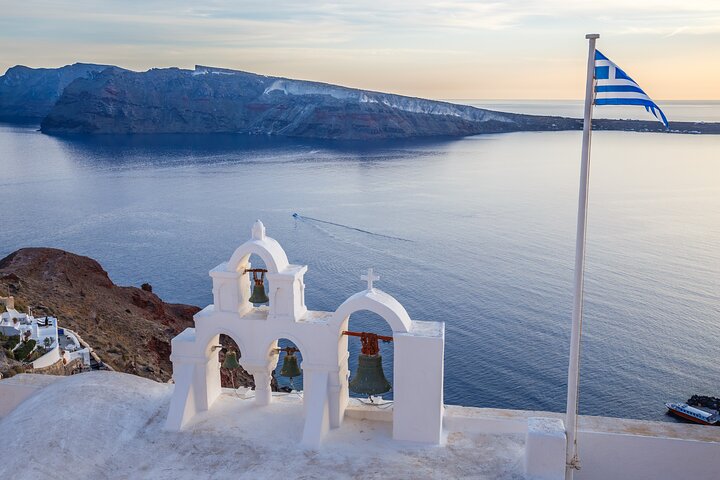 Private Santorini Sunset, Highlights & Wine Shore Excursion - Image 4