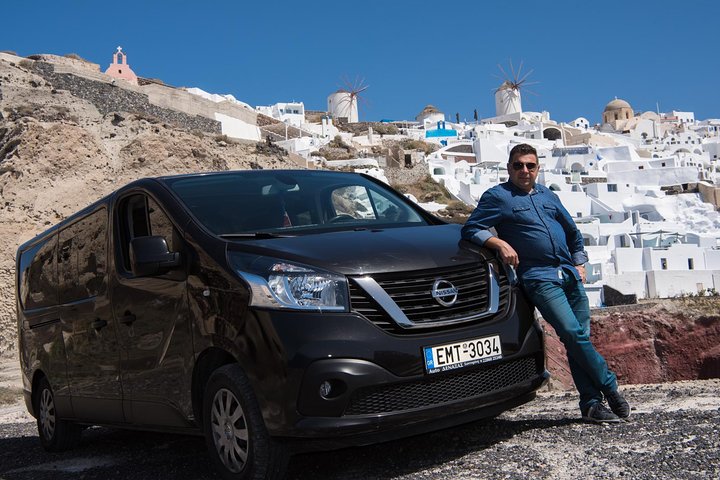 Private Transfer via Lux 8seats Minivan - Santorini Port to Santorini Anywhere - Image 5