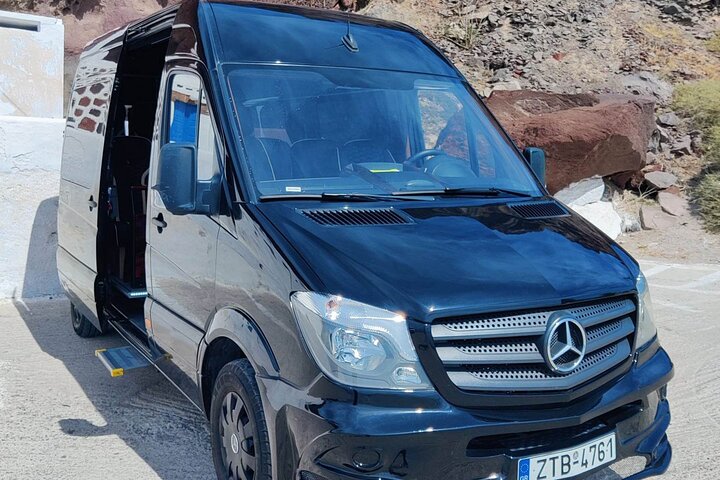 Private Transfer via Lux 8seats Minivan - Santorini Port to Santorini Anywhere - Image 4