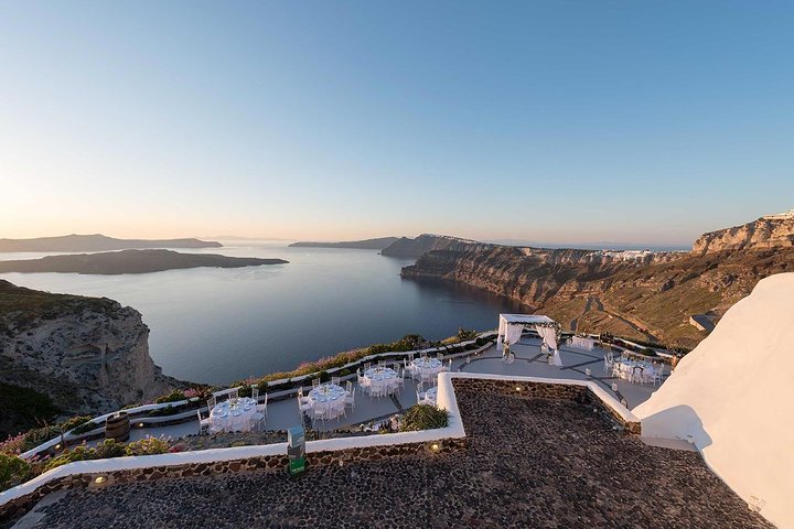 Santorini 4-Hour Private Tour including Wine Tasting, Shore Excursion - Image 1