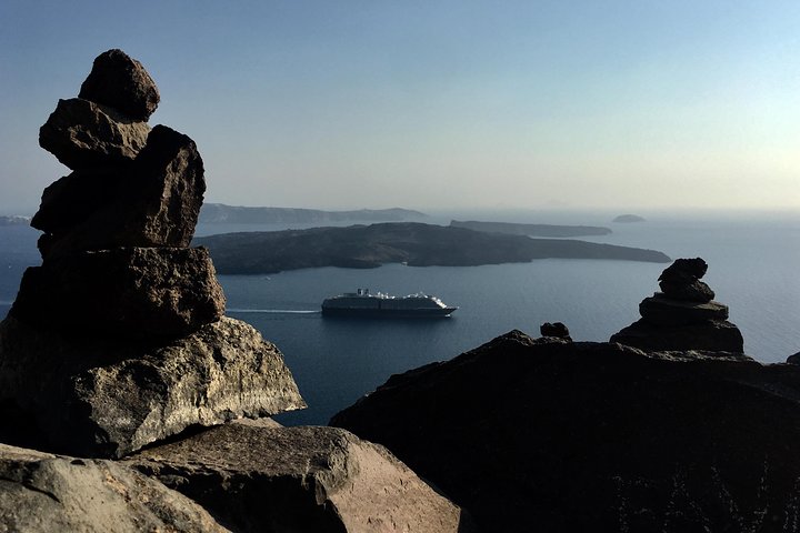 Santorini 5 Hour Custom Private Sightseeing Tour - Image 1