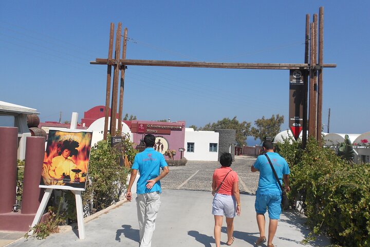Santorini car tour with a local - Image 4