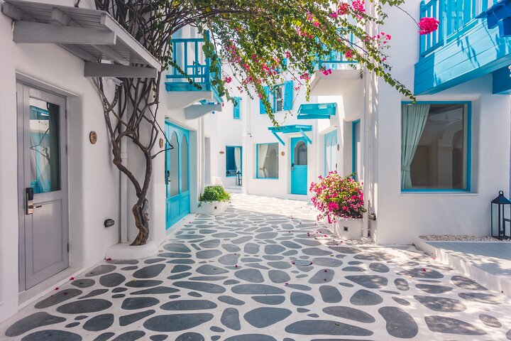 Santorini Delight: The Perfect Day from Your Cruise Ship - Image 4