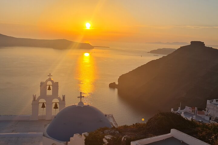 Santorini First-Time Guests Private Tour Sightseeing, excavetions & wine testing - Image 3