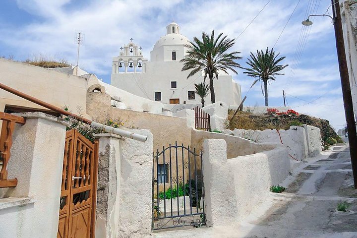 Santorini Highlights and Wine Tasting Private Tour - Image 3