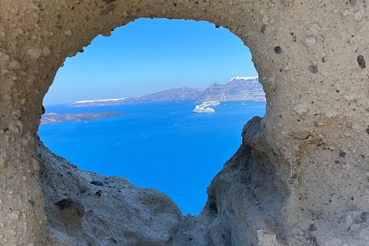 Santorini Iconic places and Heritage: Private Tour - Image 3