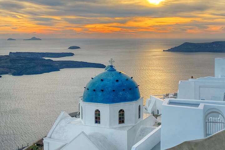 Santorini Iconic places and Heritage: Private Tour - Image 1