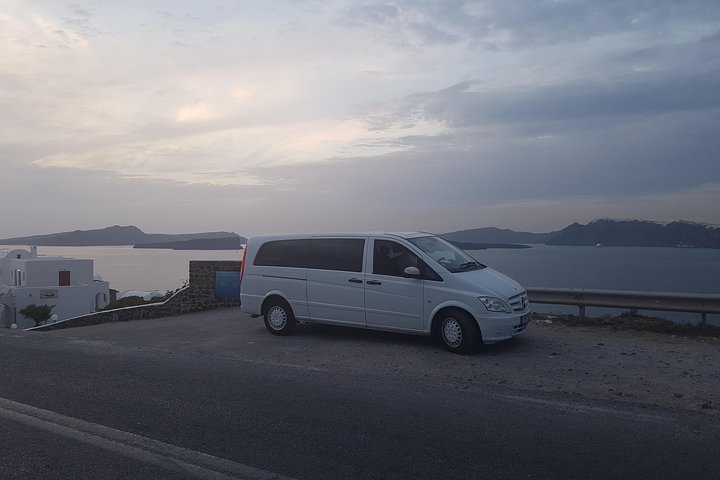 Santorini in a day - Image 3