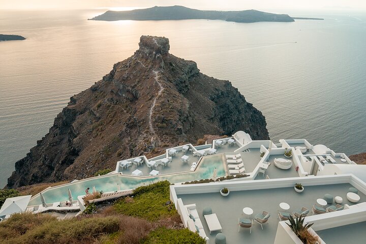 Santorini in One Day Sightseeing Private Tour - Image 4