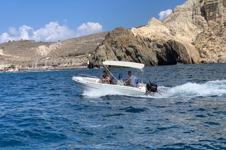 Santorini: License Free - Boat Rental "AELIA" - Image 4