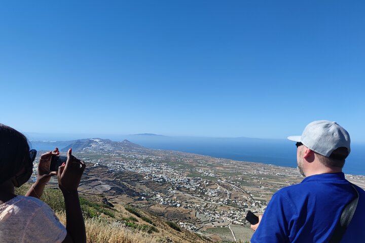 Santorini Must-See Highlights: Private Sightseeing Tour - Image 4
